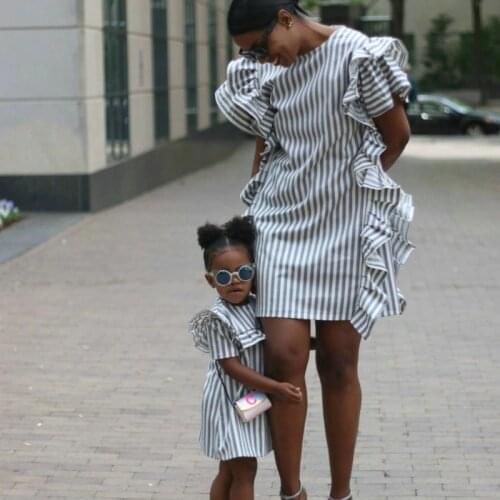 Mom and Daughter Dress Short Sleeve Striped Family Look Matching Twinning Mother Daughter Clothes 2020 Summer Dresses Outfits