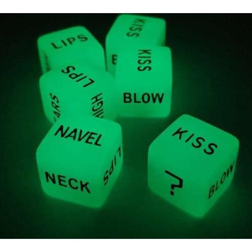 2pcs Funny Love Dice Glow in Dark Adult Couple Lovers Games Aid Sex Party Toy for Valentines Day Gift for Boyfriend Girlfriend