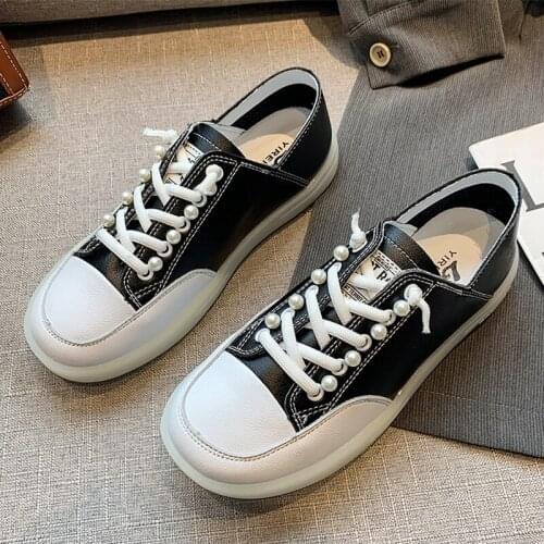 LLOGAI Spring New Flats Women Stylish White Trainers Comfortable Leather Shoes Casual Shoes Womens Lightweight Solid Sneakers