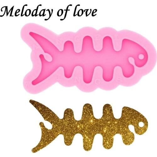 Glossy Silicone Earphone Winder Fish bone Cord Holder Keychain Epoxy Resin Molds Jewelry Making Custom Mould DY0471