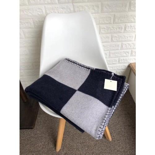 European and American nobles luxury thick Dark brown 1510 g H blanket shawl scarf, thick air conditioning sofa aircraft blanket