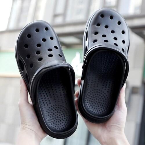 Summer Garden Mens Sandals Outdoor Water Shoes Soft Women Beach Sandals Jellly Clogs Men Footwear Unisex Zapatos Mujer Sneakers