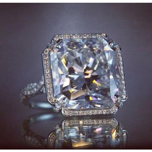 Gorgeous Large Crystal Stone Womens Wedding Ring Silver Color Love Proposal Engagement Ring Womens Fashion Jewelry 2021