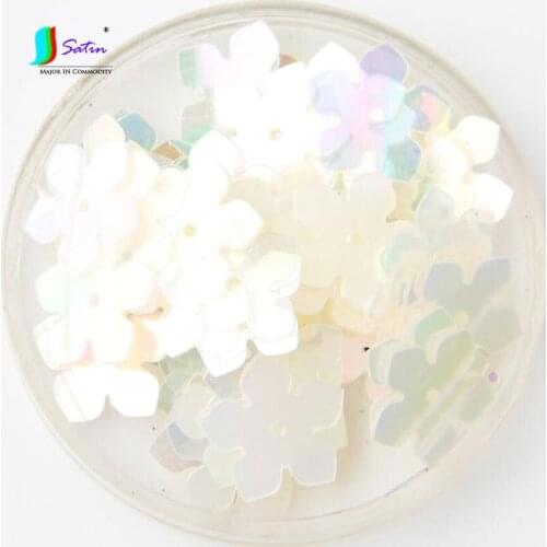 Wholesale 600pcs 13mm Small Flower Single Hole Sequins Clothing Accessories Skirt Shoes Bag Dance Wedding Dress Sequins A0068F