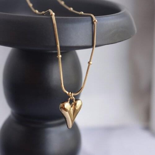 Ins niche design mini heart clavicle necklace titanium steel material does not fade texture love
