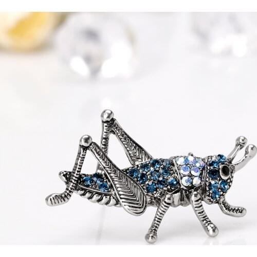 New Fashion Crystal Grasshopper Insect Shape Brooches Resin Brooch Pins for Girls Women Party Jewelry Gifts