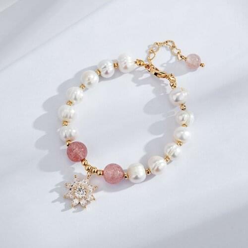 Shaped Freshwater Pearl Bracelet Pendant Strawberry Ice Crystal Jewelry Charm Bracelets for Women Wholesale Bracelets on Hand