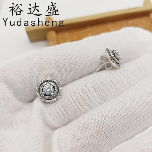 2021 Mothers Day 925 Silver Sparkling Halo Stud Earrings (creating a suspension effect with a slight sense of hierarchy)
