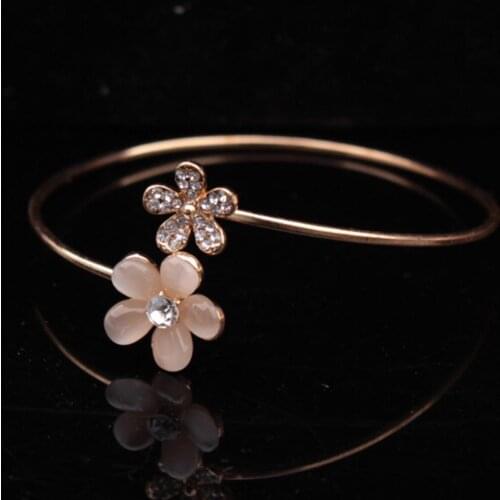 Fashion Small Daisy Bracelet Asymmetry Adjustable Crystal Double Flower Bracelet For Women Girl Party Birthday Jewelry Gifts