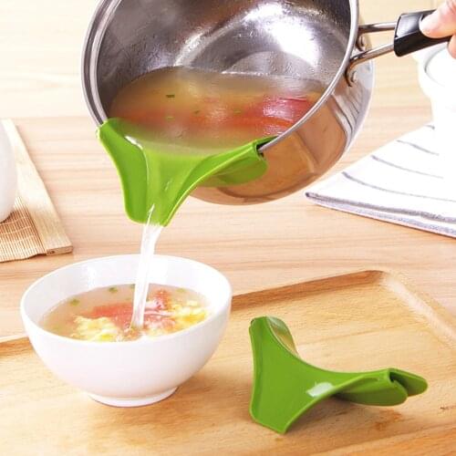 Creative Anti-Spill Silicone Slip On Pour Soup Spout Funnel For Pots Pans And Bowls And Jars Home Kitchen Tool Accessories