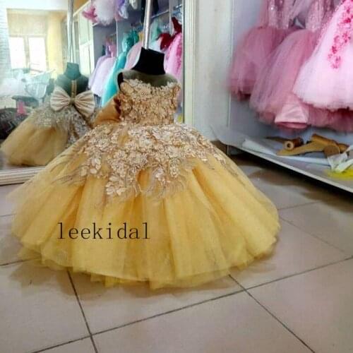 Gold Lace Pearls Flower Girl Dresses Sheer Neck Ball Gown Little Girl Wedding Dresses Vintage Communion Pageant Dresses Gown