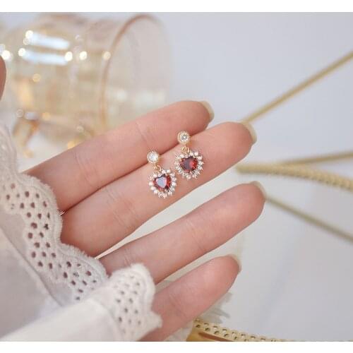 Fashion Cute Heart Stud Earrings Exquisite Red Zircon Stud Earrings Elegant Girl Birthday Party Jewelry Charm Lady Gift