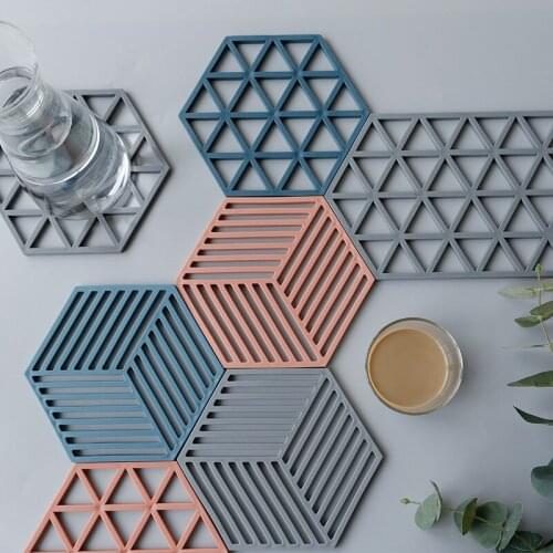 Nordic Style Home Heat Insulation Silicone Placemat Pad Hollow Table Mat Tea Cup Mat Non-slip Anti-scald Kitchen Accessories