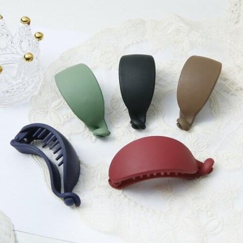 Candy Colors Banana Shape Hair Claws Women Girls Sweet Hairpin Vertical Clip Ponytail Holder Hairpins Fashion Hair Accessories