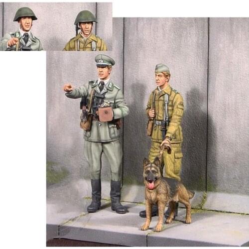New Unassembled 1/35 modern crew include 2 man and dog Resin Figure Unpainted Model Kit