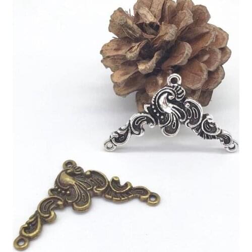 Vintage 4 pcs Triangle connector charms fit hand made DIY bracelet necklace earring charms Jewelry Making