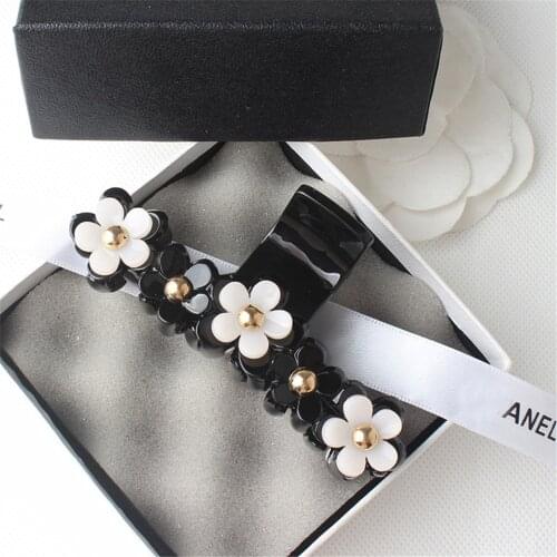 New Korea Style Exquisite Black White Flowers Adornment Large Size Hair Claws Women Daily Hair Clips Crabs Hair Accessories