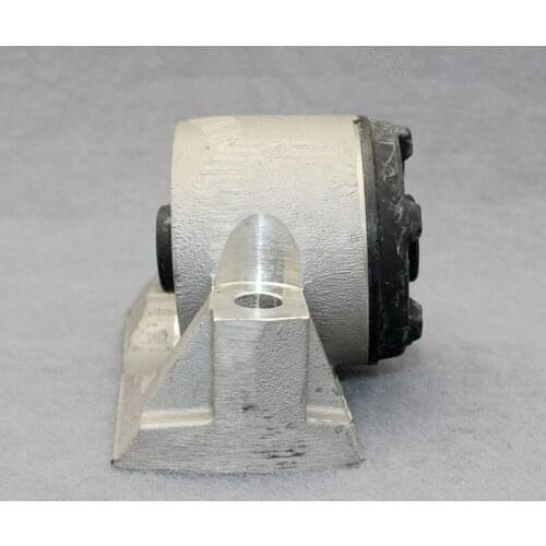 Car Front hem arm fixing rubber sleeve lan dro ver2.5 V6f ree lan der1 fre em an1 Suspended triangular swing arm bushing bracket