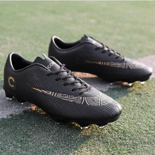 New Arrivals Professional Soccer Shoes For Men Black Adult Male Football Soccer Shoes Lightweight Mens Indoor Soccer Shoes