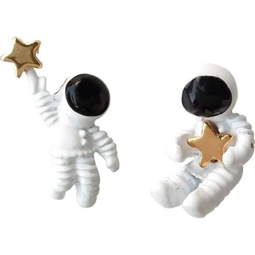1 Pair Funny Asymmetrical Astronaut Small Stud Earrings For Women Girl Creative Earrings Christmas Gift Jewelry Accessories Drop