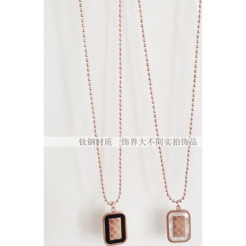 New Arrival Rose Gold Color Fashion Black White Shell Lucky Pendant Necklace Titanium Steel Jewelry Woman Gift Not Fade