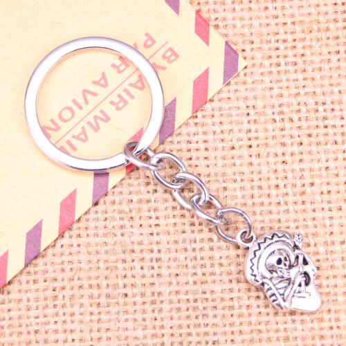 20pcs New Fashion Keychain 22x15mm skull in sombrero with guitar Pendants DIY Men Jewelry Car Key Chain Souvenir For Gift