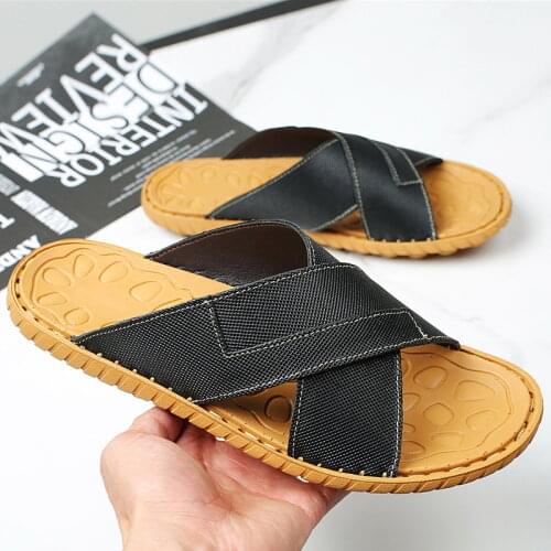 New Genuine Leather Slippers Men Beach Flip Flops Luxury Flat Designer Shoes Causal Summer Sandals Indoor Male Footwear Antiskid