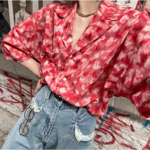 Retro holiday short-sleeved shirt womens summer thin design sense Hong Kong flavor loose Joker sunscreen jacket