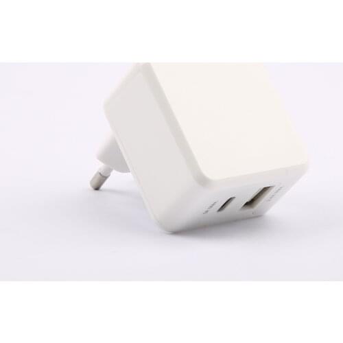 VNSTRIP Tiny Qucik charger Travel Adaptor 2USB ports TYPEC 3A+ USBA 2.4A fast wall charger for iPhone Huawei Samsung CE ROHS2.0