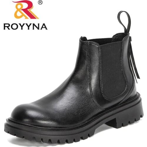 ROYYNA 2021 New Designers Classics Retro Boots Women Comfortable Shoes Flat Ankle Boots Ladies Booties National Soft Botas mujer