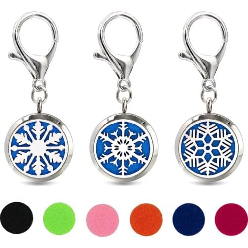 Christmas Reindeer Key Chain Essential Oil Perfume Diffuser 30mm Magnetic Locket with Lobster Clasp Key Ring 10pcs Pads Free