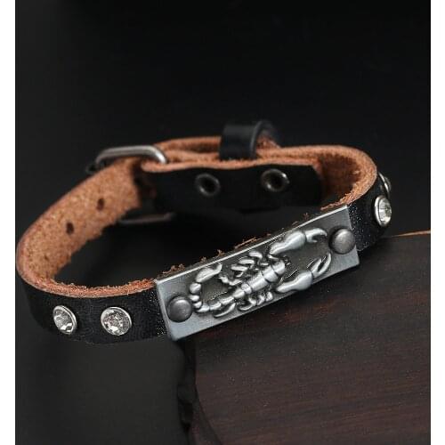 2021 Fashion Jewelry Vintage Long Section Scorpion Pattern Leather Bracelet Simple Watch Buckle Rivet Cuff Bracelets for Women