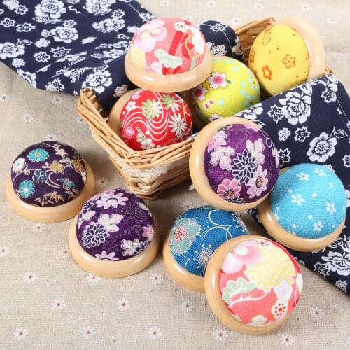 1Pc Wood Bottom Base Needle Pincushions Holder Needle Pad Embroidery Craft Cross Stitch Needlework DIY Sewing Tools Random Color