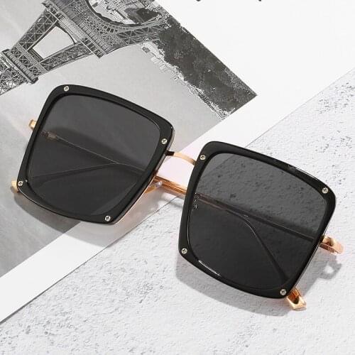 Vintage Oversized Square Rivet Sunglasses For Women New Black Gradient Eyewear Female Single Bridge Sun Glasses Uv400 Shades