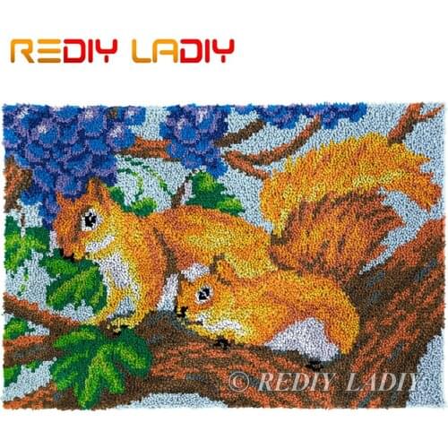 Latch Hook Rug Chunky Yarn Tapestry Kits DIY Carpet Rug Two Squirrels Knitted Floor Mat Crocheting Cushion Arts & Crafts 85*58cm
