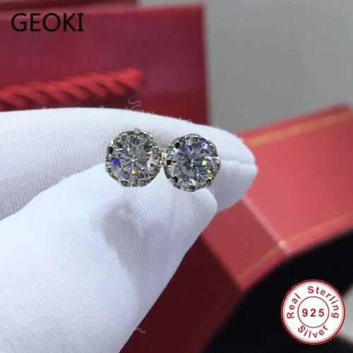 Geoki Luxury 925 Sterling Silver Perfect Flower Cut 0.5 Ct D Color VVS1 Moissanite Stud Earrings Female Elegant Wedding Jewelry