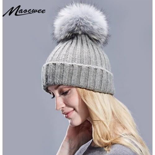 New Women Pompom Beanies Knit Hat Real Raccoon Fur Dyeing Pom Poms Beanie Thick Feminino Ski Knitted Wool Hats Unisex Skullies