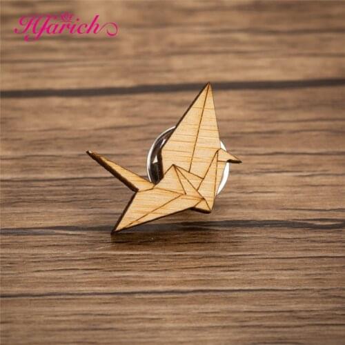 Hfarich Wood Cartoon Paper Brid Brooch Pins Elegant Origami Crane Enamel Pin Brooches Denim Hat Badge Collar Jewelry
