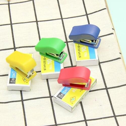 1pc Mini Stapler Set 1 Portable Small Gift Stapler Children Students Cute Stationery Gifts Office Supplies (Random Colors)