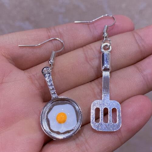 1 Pair Funny Asymmetric Shovel Pan Fried Egg Enamel Drop Earrings Womens Fashion Aesthetics Jewelry for Wifes Aretes Gift