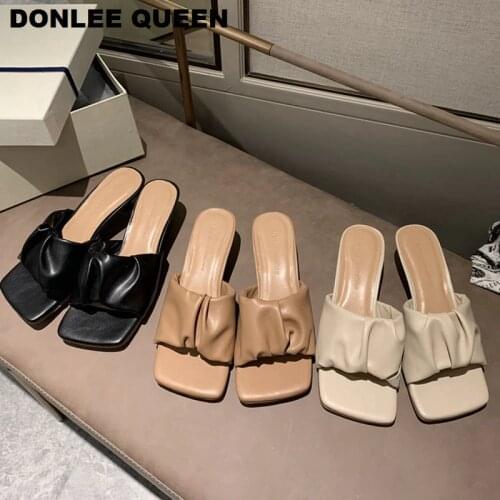 Fashion Brand Square Head Peep Toe Low Heel Slippers Women Slip On Sandal Outdoor Slides Summer Mule Elegant Pleated Shoes Mujer