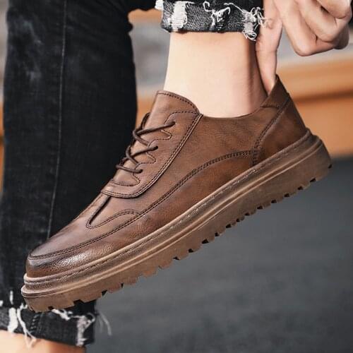 Brand Men Leather Brogue Shoes Lace up lightweight British Dress Footwear Genuine leather formal Moccasins