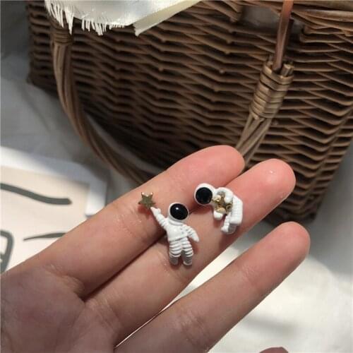 S925 silver creative Ear studs asymmetrical funny astronaut star earrings female non-perforated ear clip