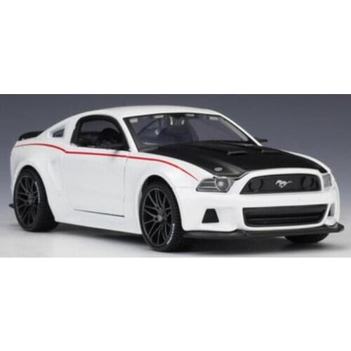 1:24 Scale Metal Alloy Classic Car Diecast Model 2014 Ford Mustang Street Racer Toy Collection Toy for Kid Child Home Decoration