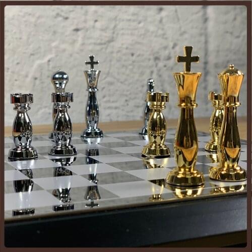 Luxury Professional Chess Decoration Ornament Educational Toys Chess Pieces Metal Wooden Chess Board Jogo De Xadrez Table Games
