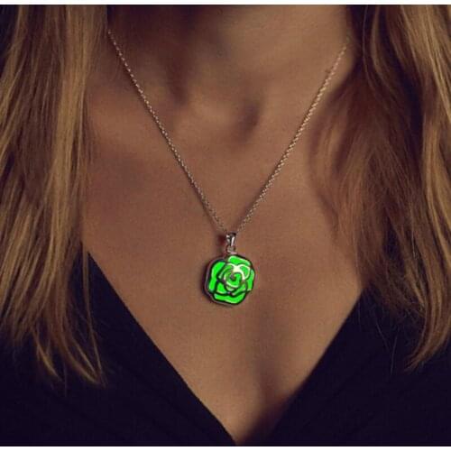 2 Color Glow In The Dark Vintage Hollow Pendant Necklaces Luminous Rose Flower Necklace Fashion Jewelry for Girl Women Gifts
