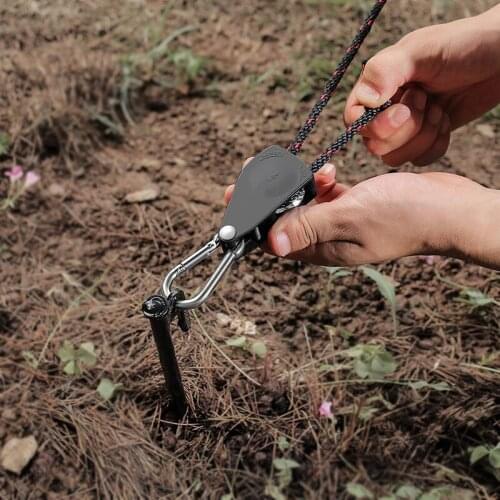 Camping Pulley Roller with 2.3/2m Rope Adjustable Heavy Duty Locking Rope Hanger Hanging Wire Towing Wheel for Outdoor