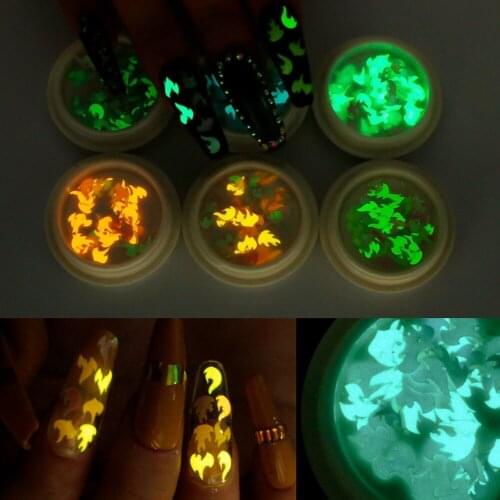 1Jar Nail Art Accessories Wood Pulp Chips Glow in the Dark Decorations Luminous Flame Ultra-thin Sticker Jewelry Nail Patch Ta54