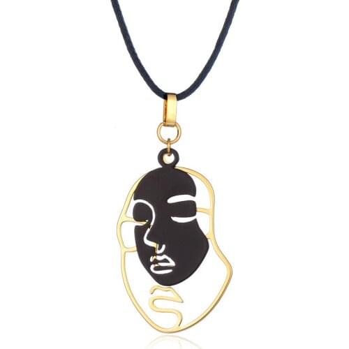Simple Abstract Hollow Metal Portrait Face Pattern Necklace for Women Dark Style Hip Hop Tide Face Pendant Necklace New Gift