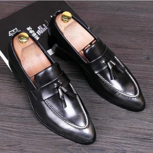 Brand Male Formal Flats Fashion Oxfords Brogue Shoes Mens Pointed Toe Dress Wedding Shoes Famous Tassel Footwear LE-12